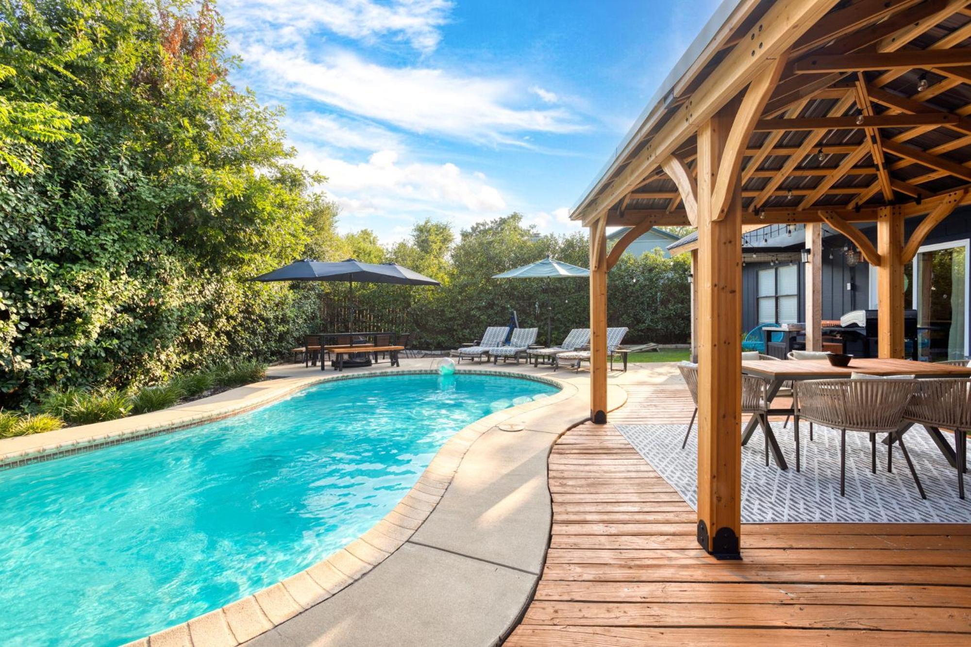 Timeless-Texas-Inn - Heated Pool Oasis & Lux Vibe Round Rock Exterior photo